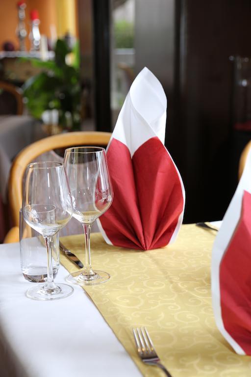 Hotel Taunus Residence Bad Camberg Bagian luar foto