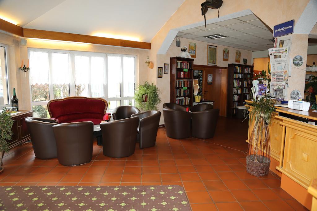 Hotel Taunus Residence Bad Camberg Bagian luar foto