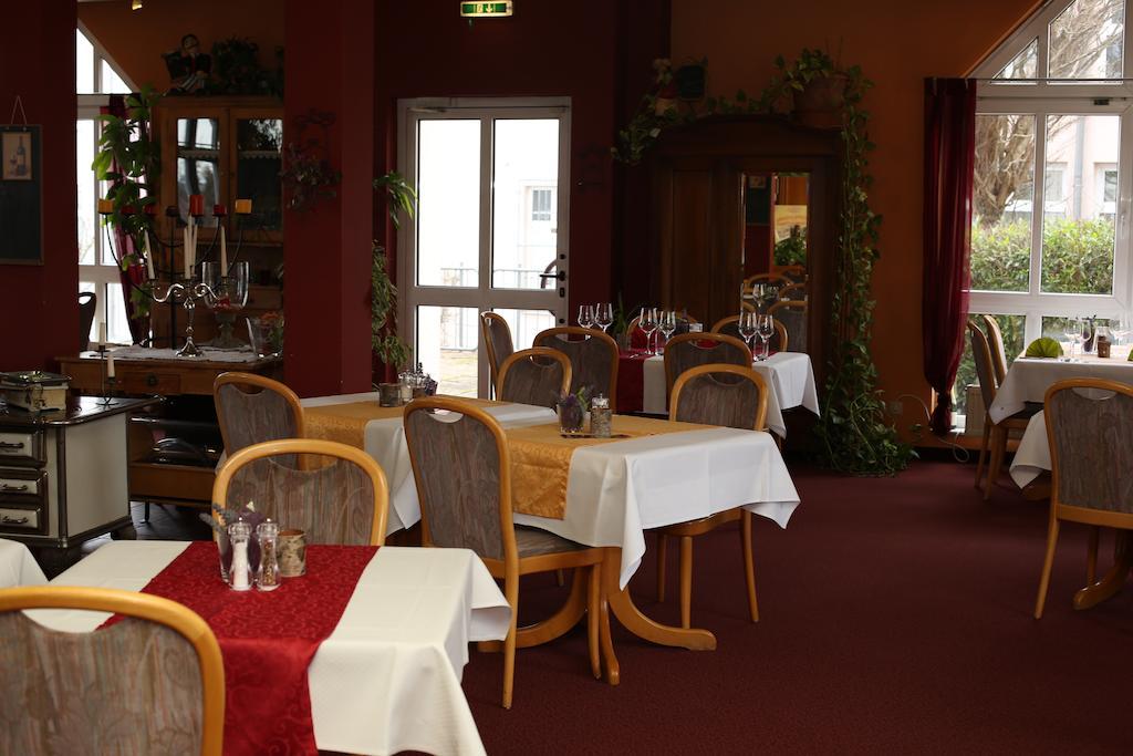 Hotel Taunus Residence Bad Camberg Bagian luar foto