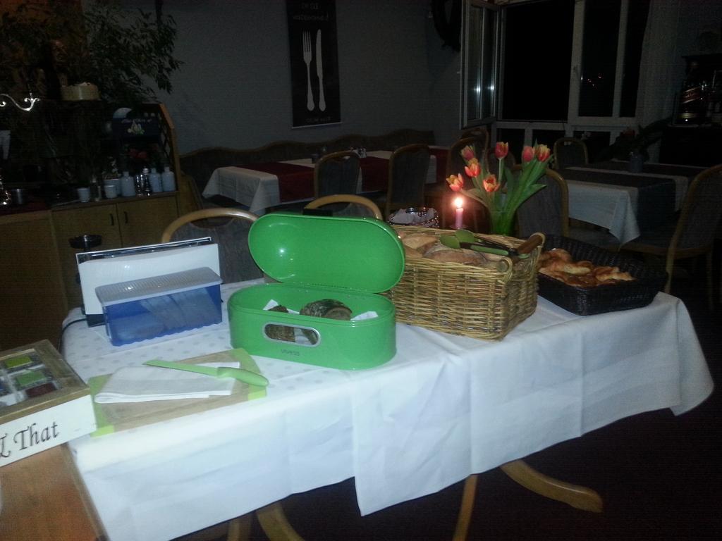 Hotel Taunus Residence Bad Camberg Bagian luar foto