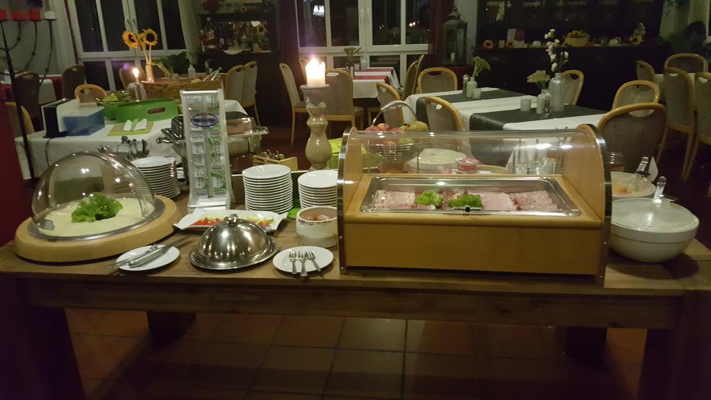 Hotel Taunus Residence Bad Camberg Bagian luar foto
